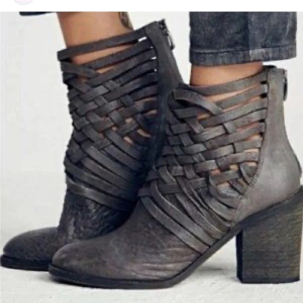 FREE PEOPLE Carrera  Gray Distressed  Leather Ankle  Cage Boots Size 39 US 8